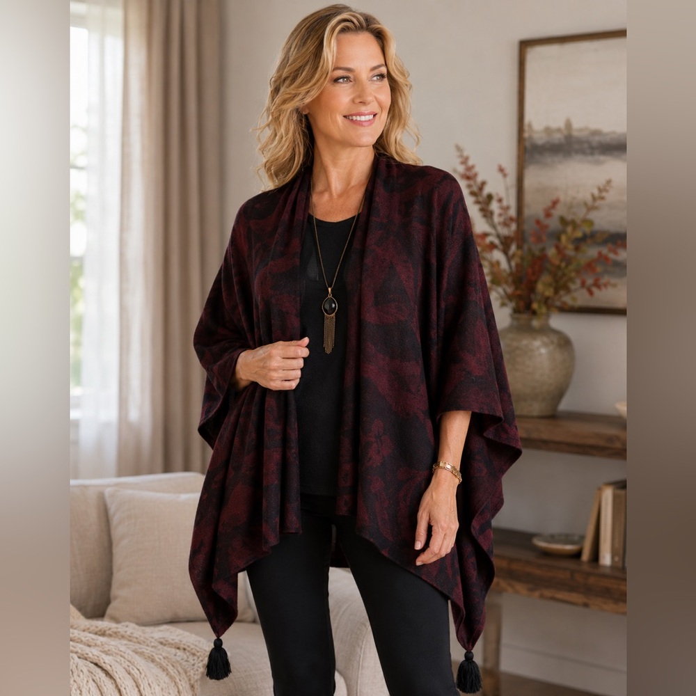 Cleobella Burgandy Black Knit Poncho Wrap Tassel Hem Boho One Size